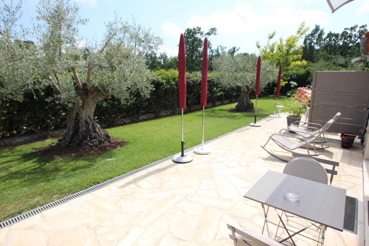 Villa Jalna Chambre, Suites Et Appartement Roquefort-les-Pins Exterior foto