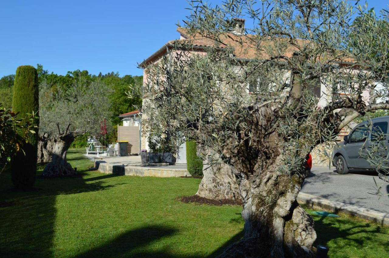 Villa Jalna Chambre, Suites Et Appartement Roquefort-les-Pins Exterior foto