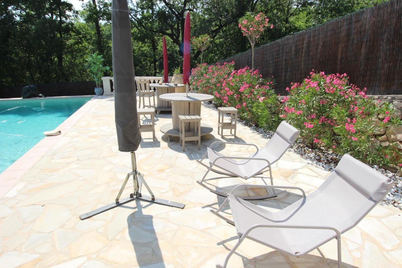 Villa Jalna Chambre, Suites Et Appartement Roquefort-les-Pins Exterior foto