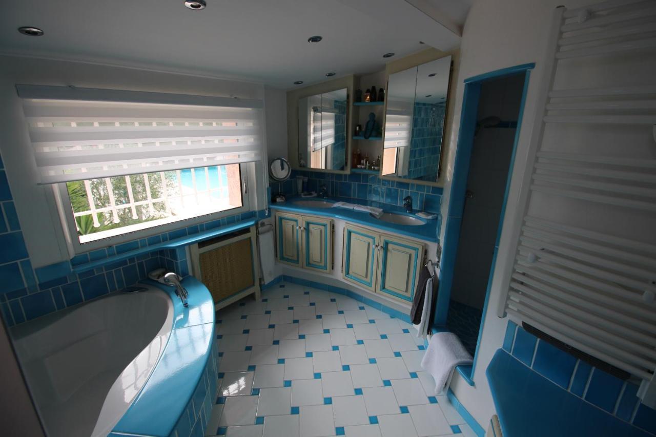 Villa Jalna Chambre, Suites Et Appartement Roquefort-les-Pins Exterior foto