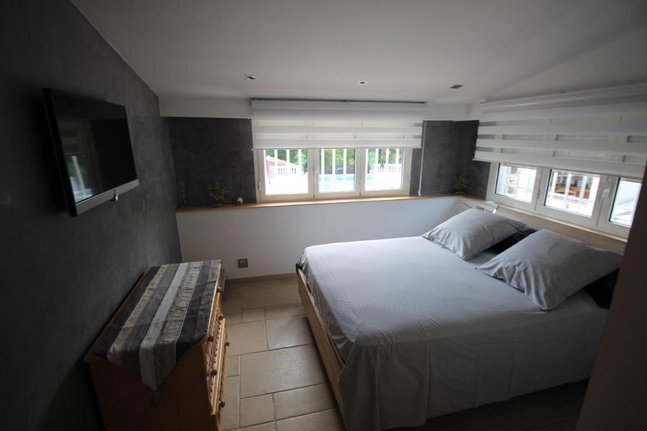 Villa Jalna Chambre, Suites Et Appartement Roquefort-les-Pins Exterior foto